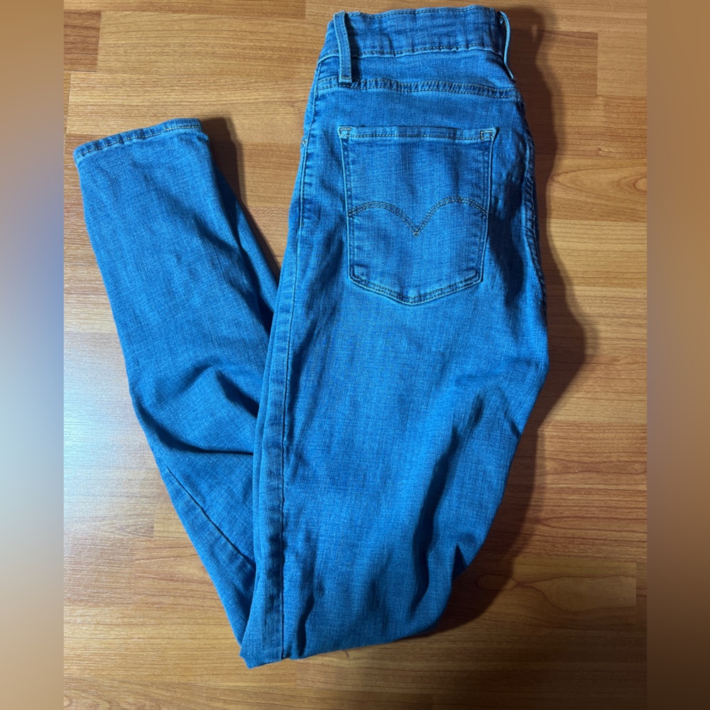 Levi’s 721 High Rise Skinny Jeans